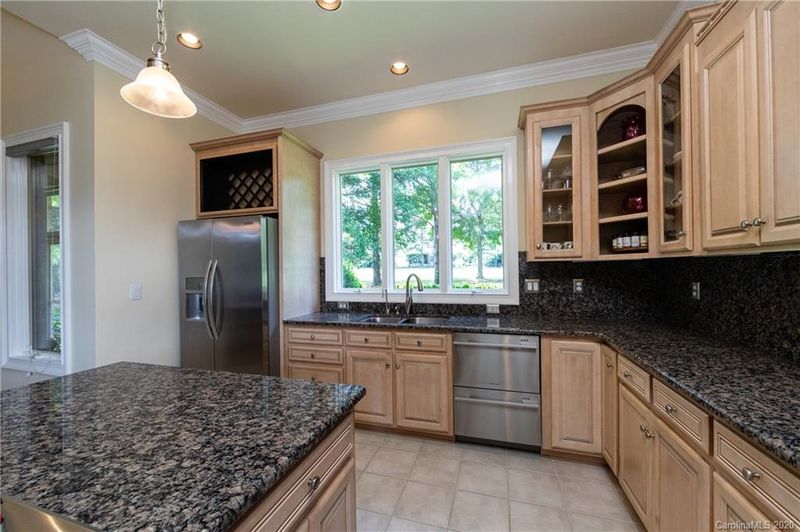 18414 Carnegie Overlook Blvd, Davidson, NC 28036