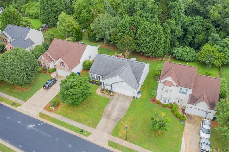 823 Clearbrook Rd, Matthews, NC 28105