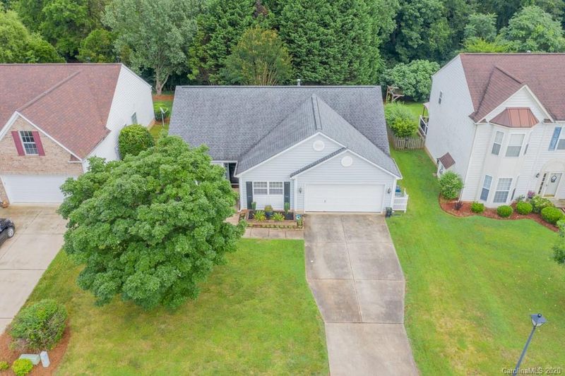 823 Clearbrook Rd, Matthews, NC 28105