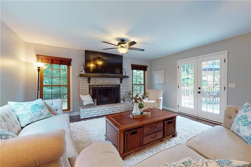9030 Glencroft Rd, Mint Hill, NC 28227