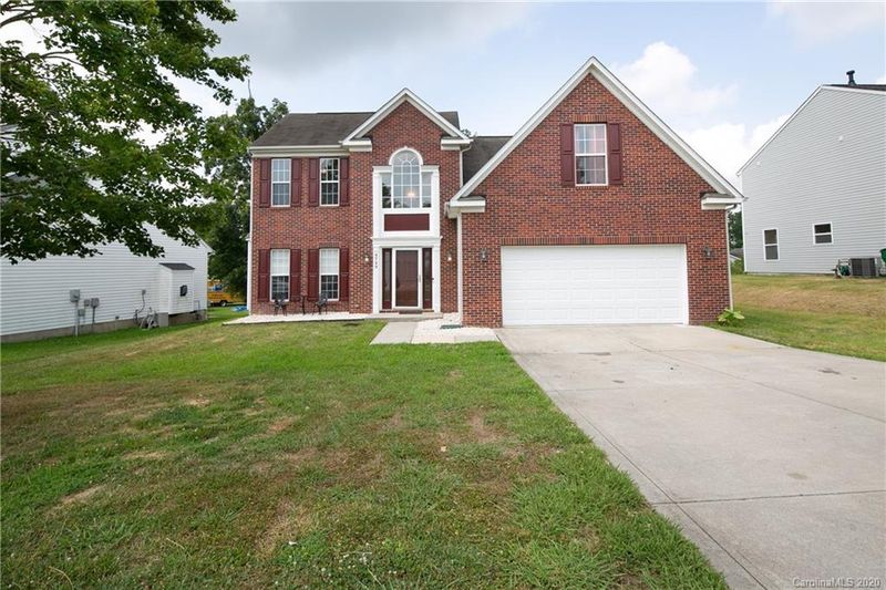 9749 Holly Park Dr, Charlotte, NC 28214