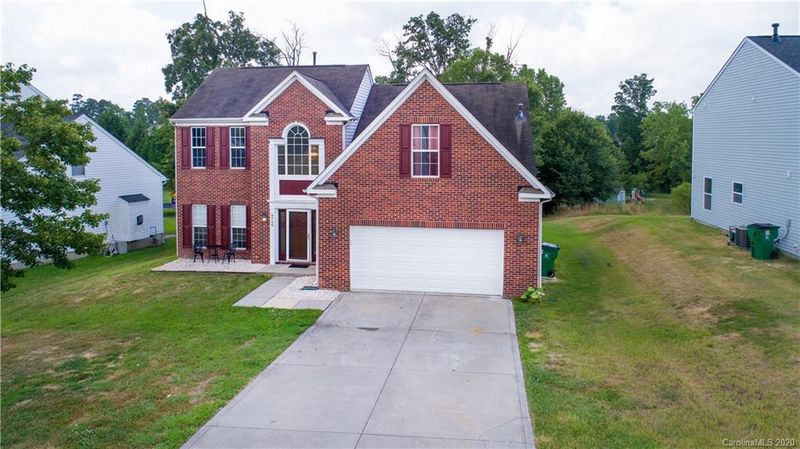 9749 Holly Park Dr, Charlotte, NC 28214