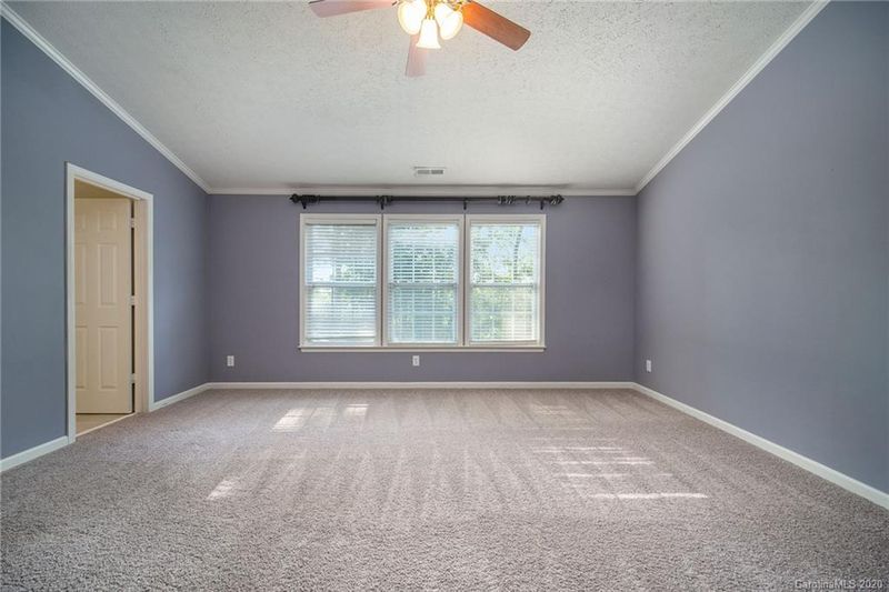 5563 Hammermill Dr, Harrisburg, NC 28075