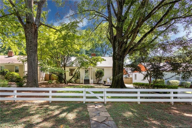 1424 Lyon Ct, Charlotte, NC 28205