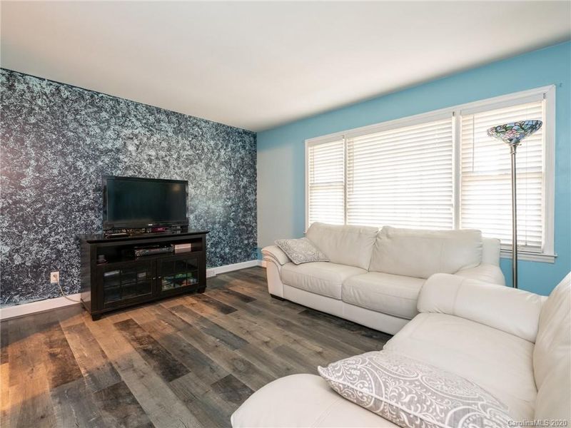 4447 Mapleleaf Ln, Charlotte, NC 28208