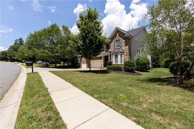 8212 Brisbin Dr, Waxhaw, NC 28173
