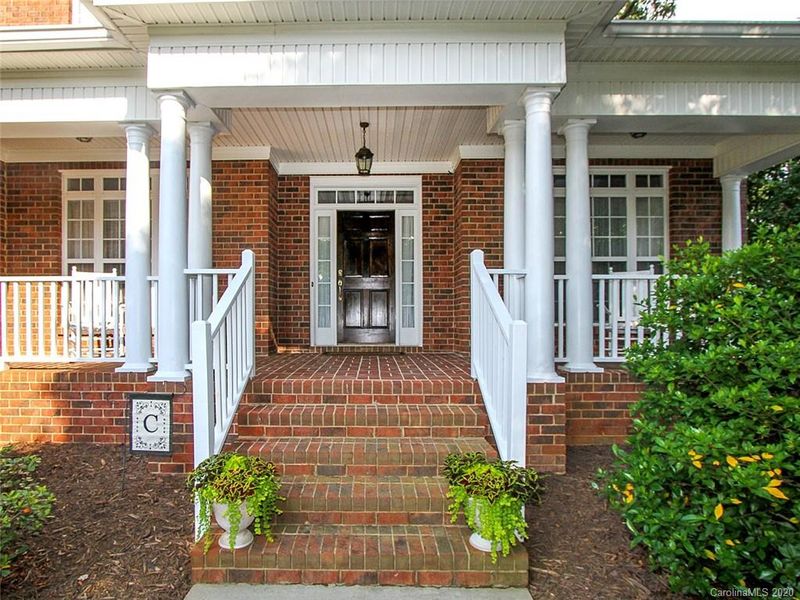 514 Ballymote Ct, Matthews, NC 28104