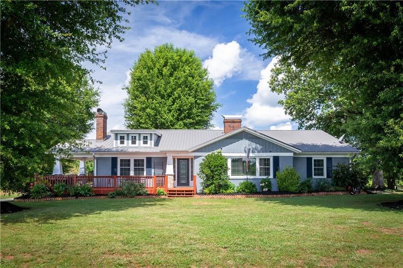1977 Sigman St, Hickory, NC 28602
