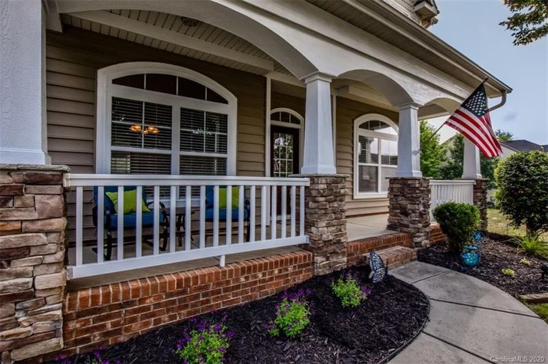 147 Rainberry Dr, Mooresville, NC 28117