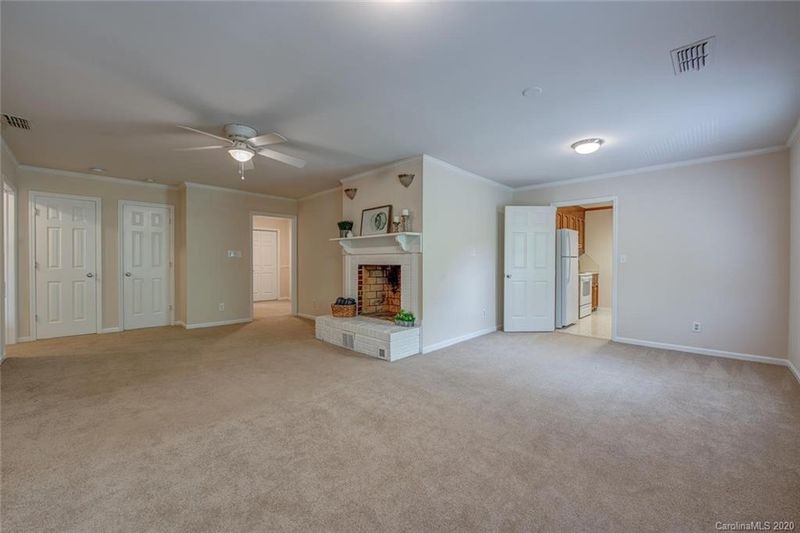 805 Cornwallis Ave #6, Gastonia, NC 28056