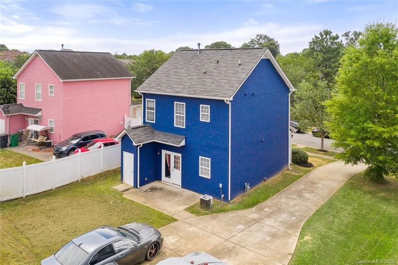 1337 Rising Oak Dr, Charlotte, NC 28206