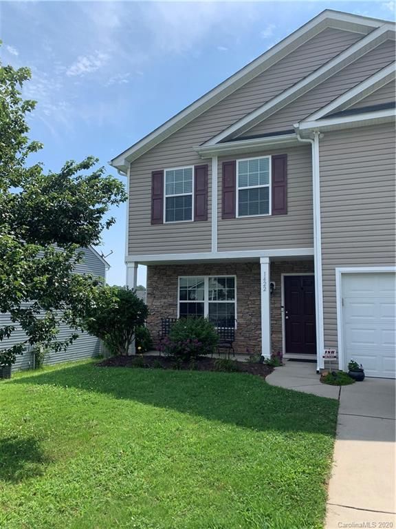 1422 River Run Rd, Lowell, NC 28098