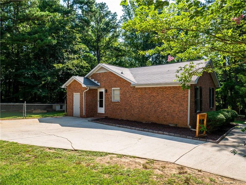 2240 Morningside Dr, Lancaster, SC 29720