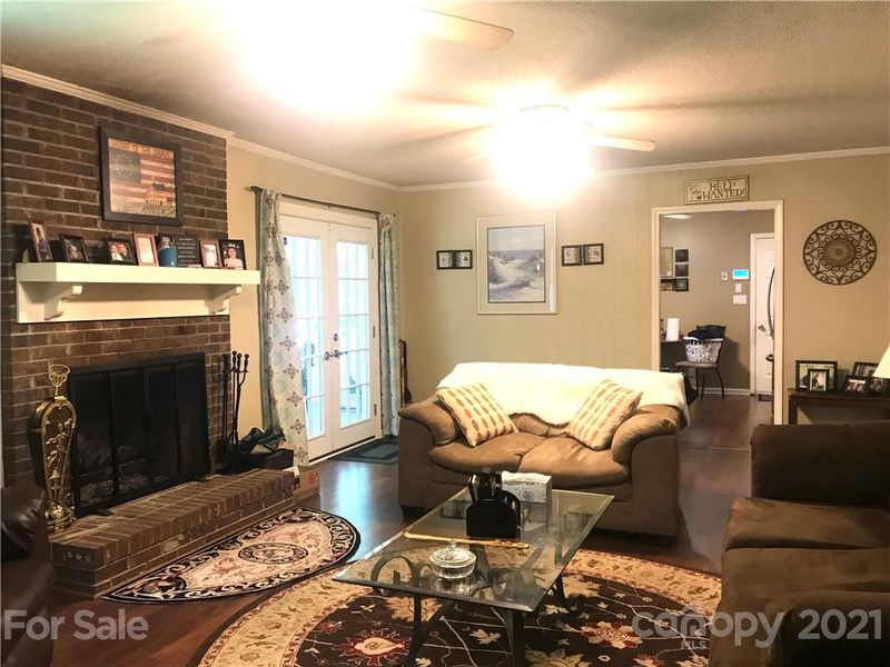 416 Shadow View Dr, Gastonia, NC 28054