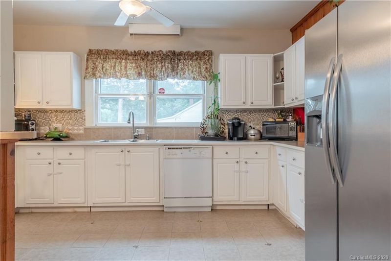 802 E Front St, Statesville, NC 28677