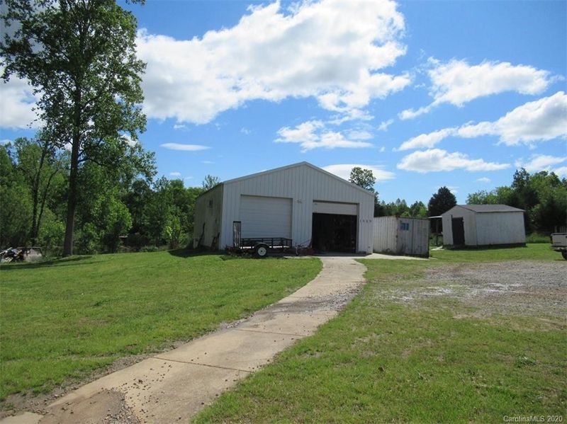 1989 Poarch Rd, Lincolnton, NC 28092