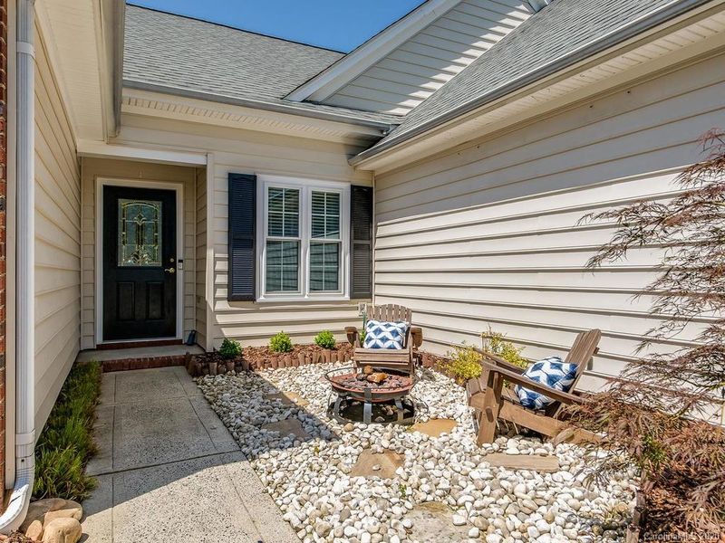 9314 Hanworth Trace Dr, Charlotte, NC 28277