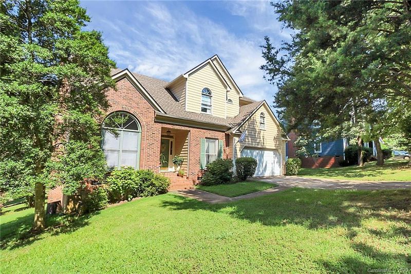 9307 Fairmead Dr, Charlotte, NC 28269