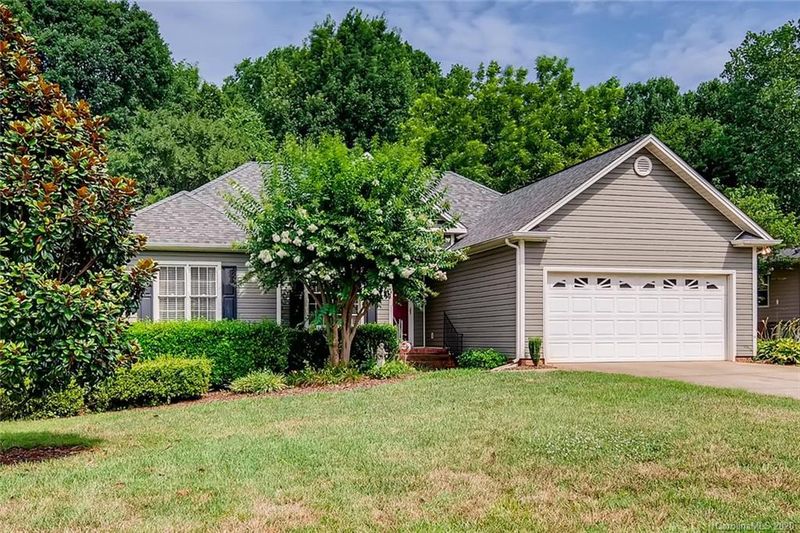 524 Cameron Pointe Ln, Belmont, NC 28012
