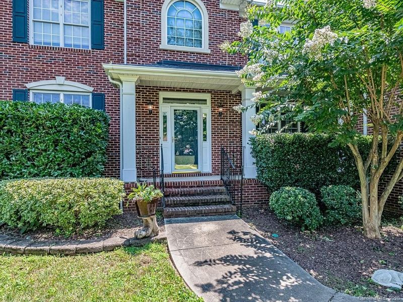 1707 Crestgate Dr, Waxhaw, NC 28173