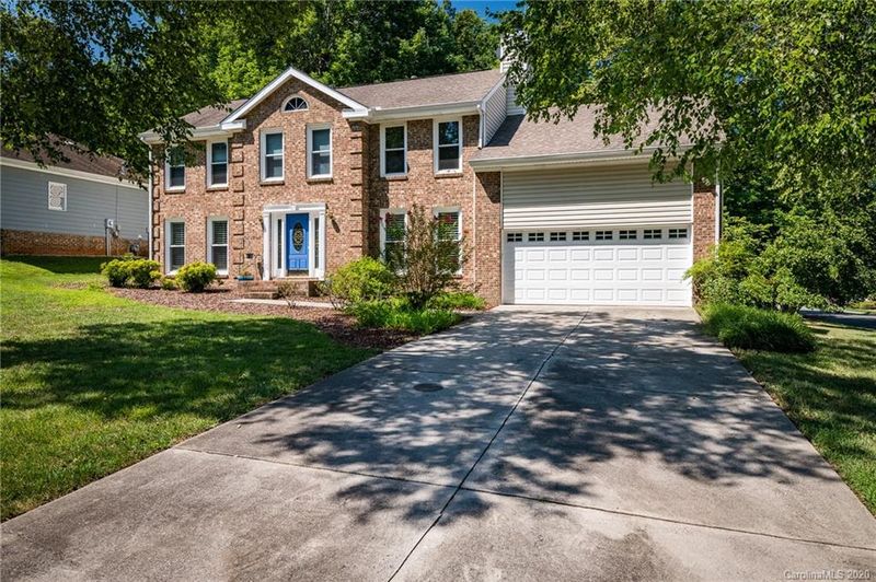 10451 Fairway Ridge Rd, Charlotte, NC 28277