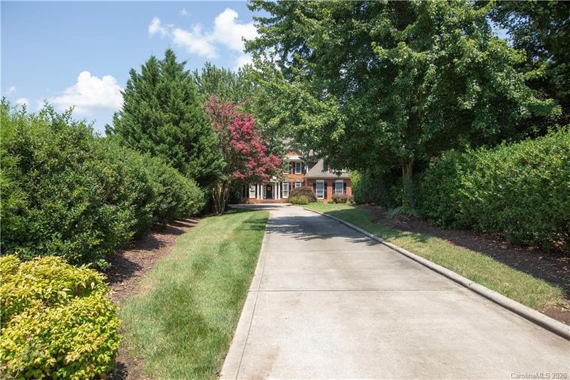 8845 Amberton Ln, Charlotte, NC 28226