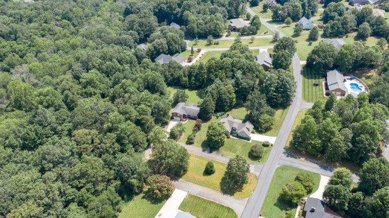 1099 Castleton Ct, Newton, NC 28658