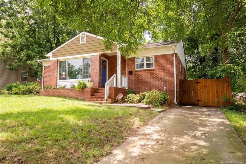 4901 Valley Stream Rd, Charlotte, NC 28209