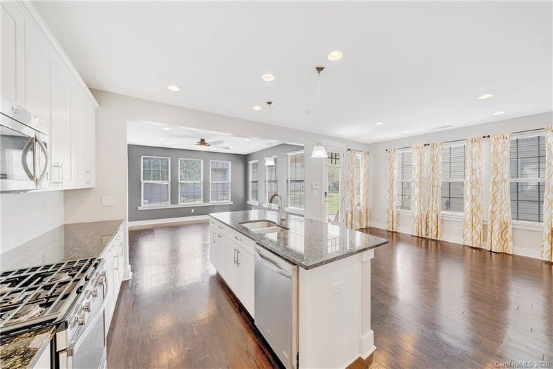 4004 Willow Green Pl, Charlotte, NC 28206