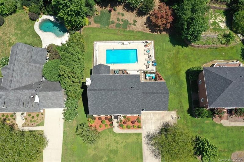 168 37th Avenue Pl, Hickory, NC 28601