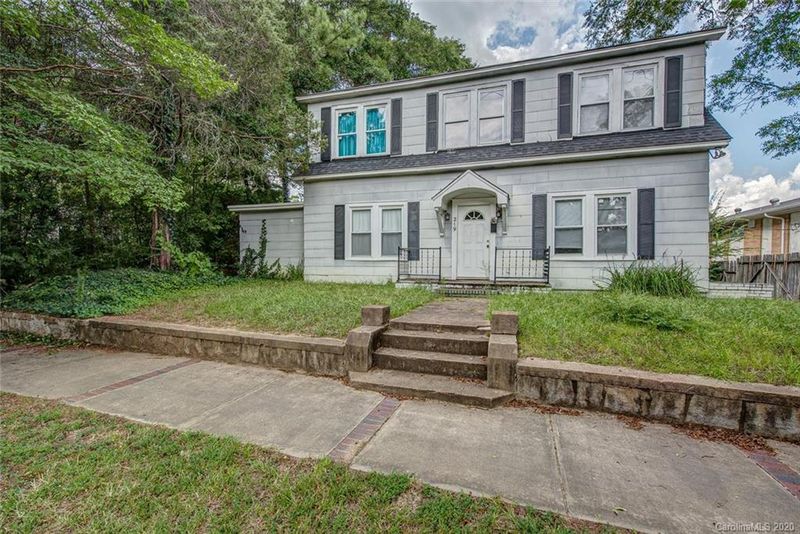 219 E Catawba Ave, Mount Holly, NC 28120