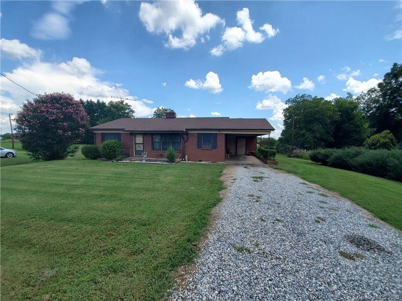 5664 River Bend Rd, Claremont, NC 28610