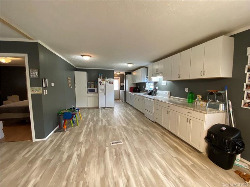 361 Linwood Rd, Mooresville, NC 28115