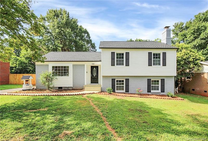 5352 Grafton Dr, Charlotte, NC 28215