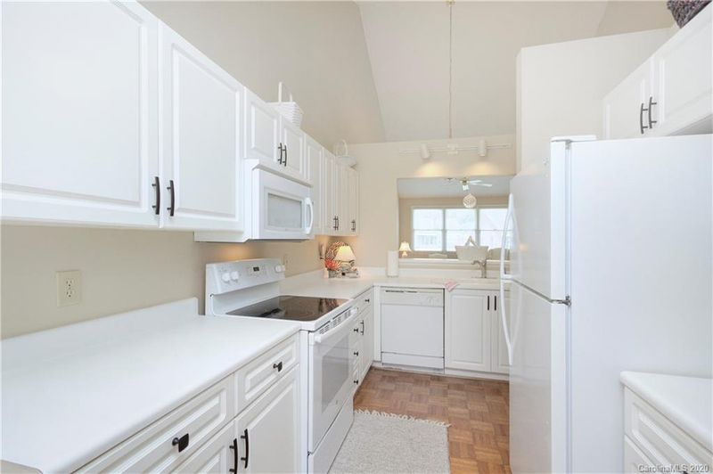 19820 Oak Leaf Cir, Cornelius, NC 28031