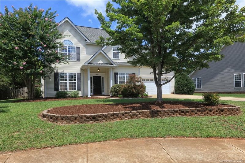 9005 Crusaders Ct, Matthews, NC 28105