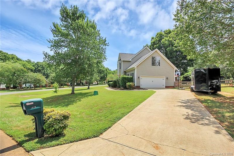 7930 White Cliffs Dr, Mint Hill, NC 28227