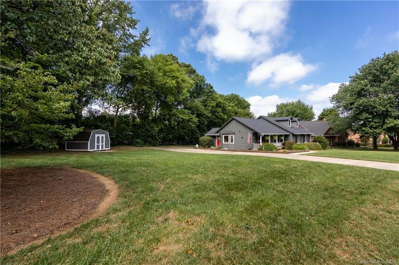 6522 Long Meadow Rd, Charlotte, NC 28210