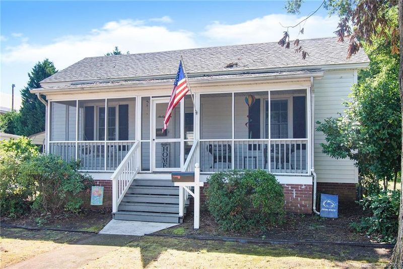 618 N Walnut St, Kannapolis, NC 28081