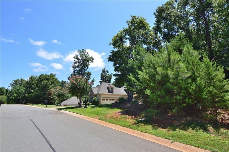 3245 Lake Pointe Dr #105, Belmont, NC 28012