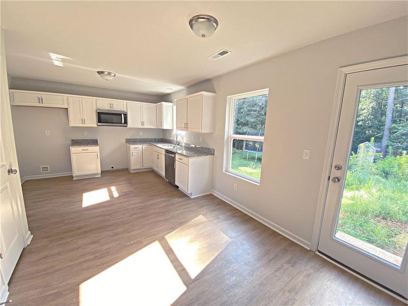 1661 Mayfair Dr, Conover, NC 28613