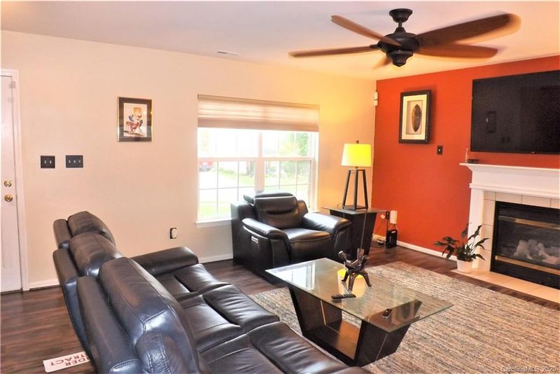 3620 Luton Ct, Charlotte, NC 28262