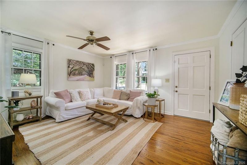 5701 Charing Pl, Charlotte, NC 28211