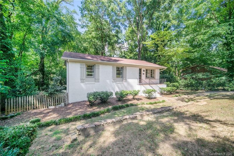 5701 Charing Pl, Charlotte, NC 28211