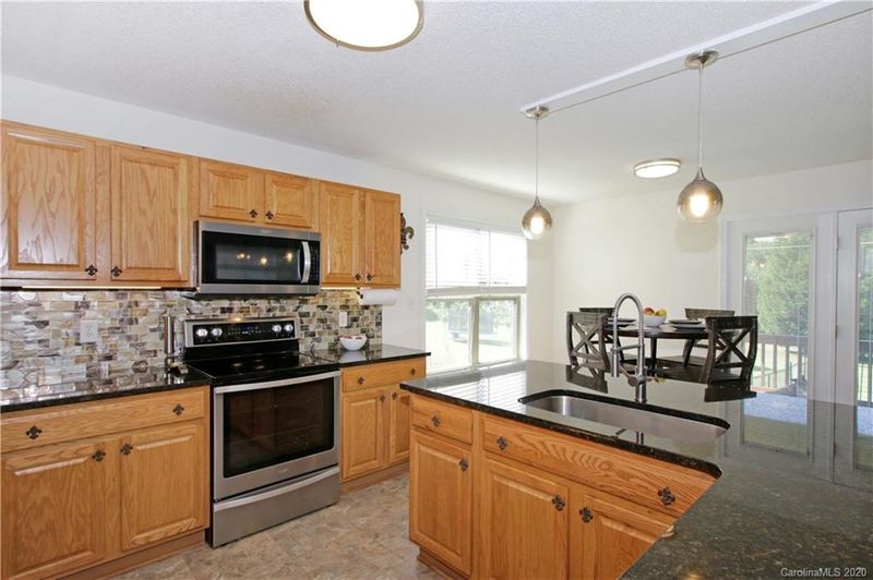 109 Pleasant Dr #1, Statesville, NC 28677