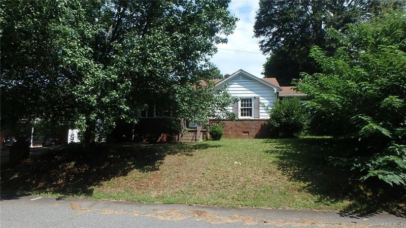 810 4th Ave SW, Hickory, NC 28601