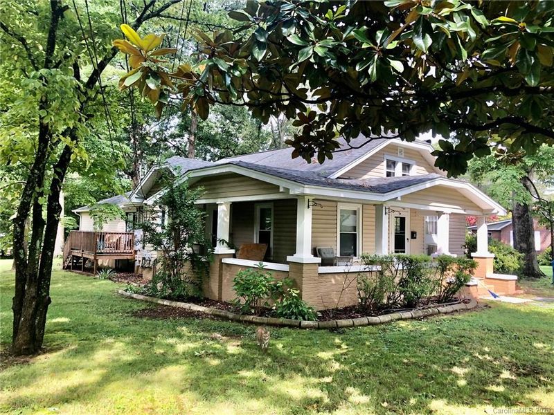 81 18th Ave NW, Hickory, NC 28601