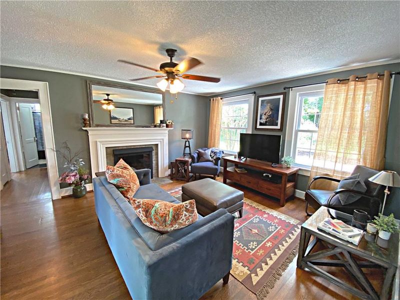 1259 11th St NW, Hickory, NC 28601