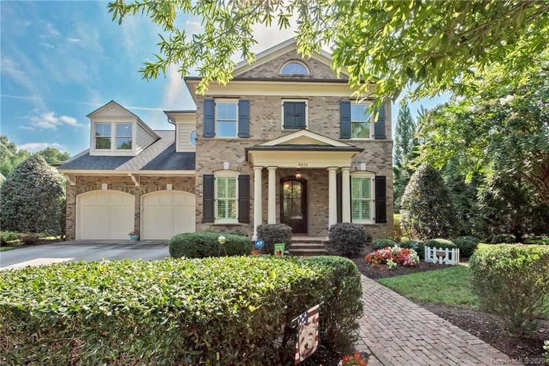 8424 Robbins Crescent Dr, Cornelius, NC 28031