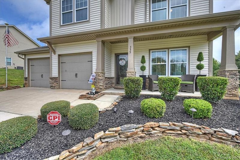 335 Royal Windsor Dr, Midland, NC 28107